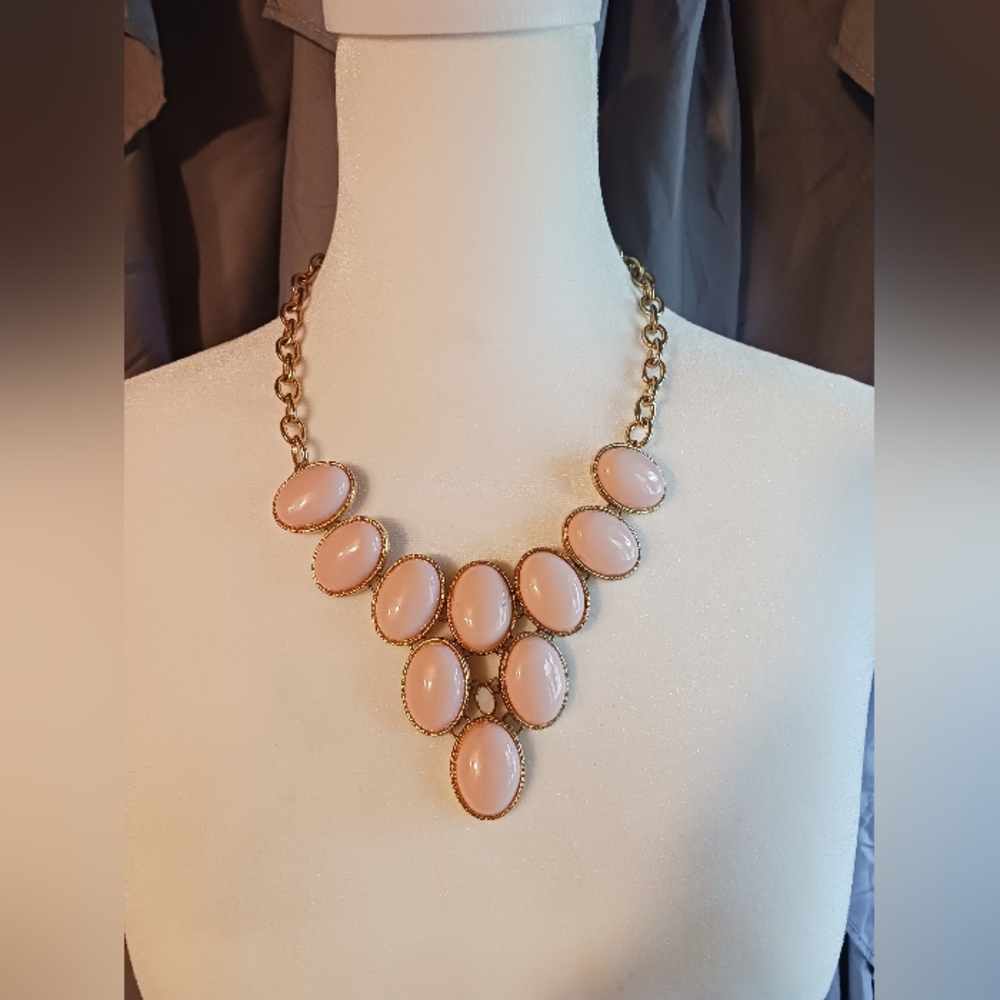 🎈3/$10 Sale🎈Large Powder Pink Waterfall Modern Statement Necklace Prom Formal